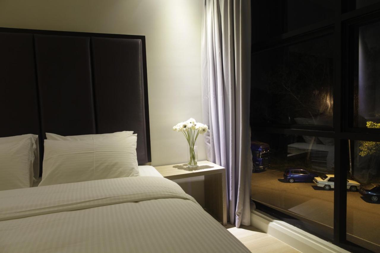 I Am Jazz Hotel Джохор Бахру Екстериор снимка