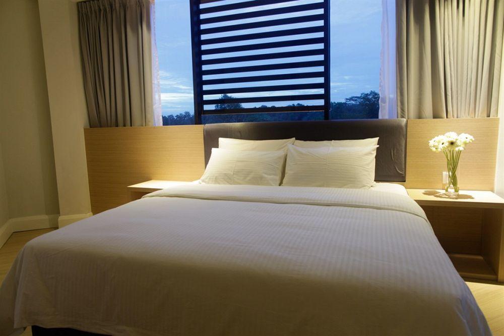 I Am Jazz Hotel Джохор Бахру Екстериор снимка